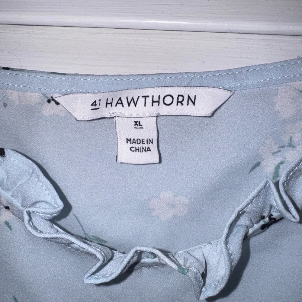 41 Hawthorn Sky Blue Floral Top - Picture 2 of 2